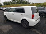 2015 Toyota Scion Xb  White vin: JTLZE4FE8FJ077256