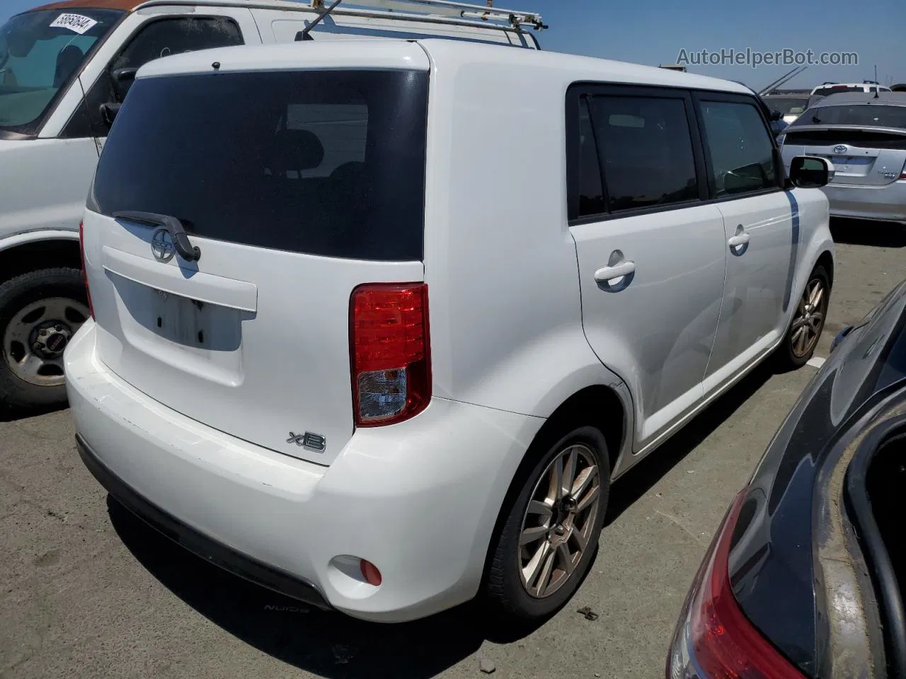 2015 Toyota Scion Xb  White vin: JTLZE4FE9FJ067013