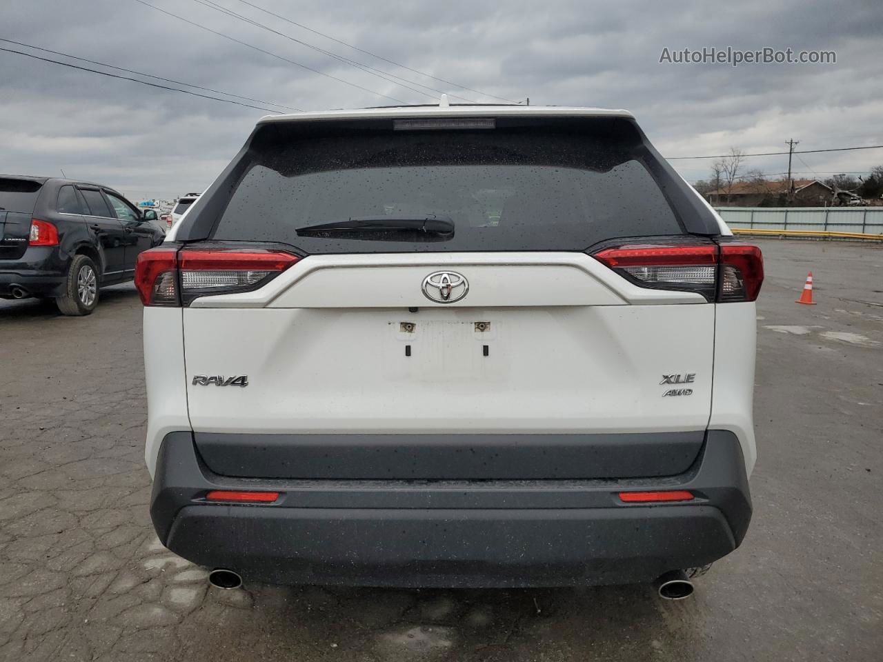 2019 Toyota Rav4 Xle Premium White vin: JTMA1RFV2KD509091