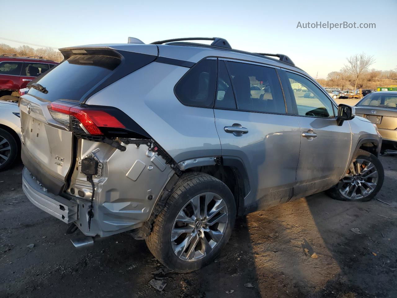 2019 Toyota Rav4 Xle Premium Silver vin: JTMA1RFV3KJ019972