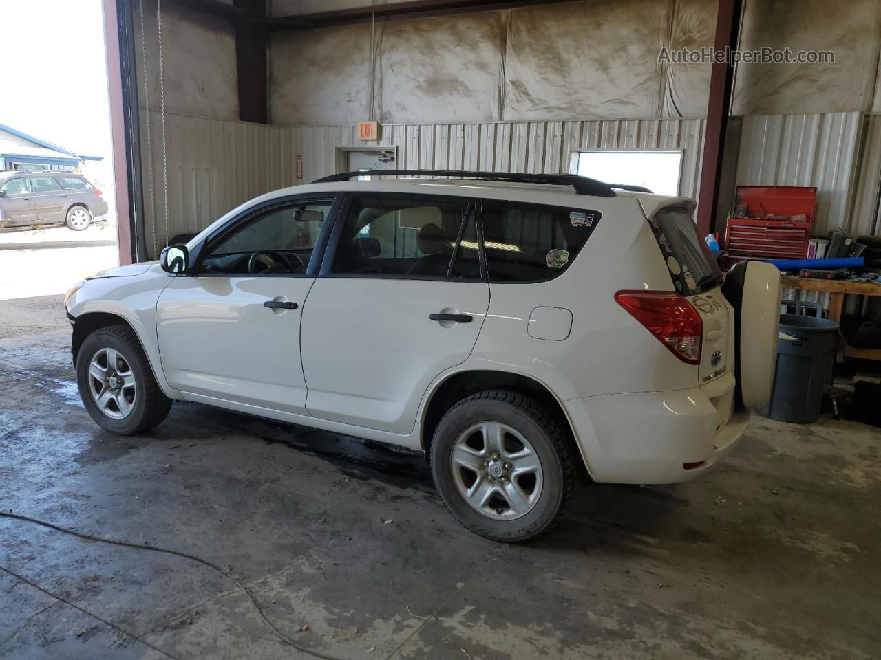 2007 Toyota Rav4  White vin: JTMBD33V576051474