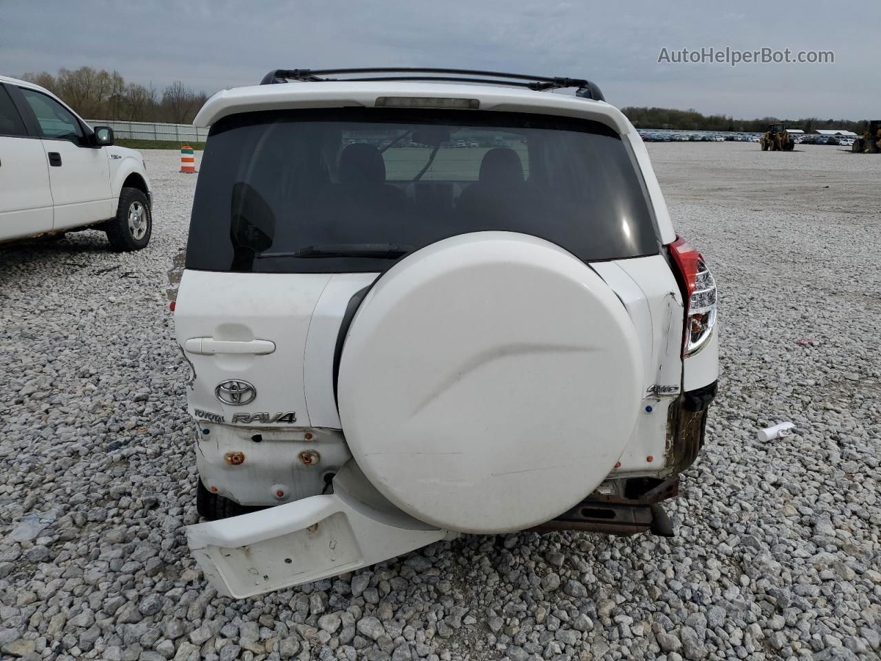 2007 Toyota Rav4  White vin: JTMBD33V975097105