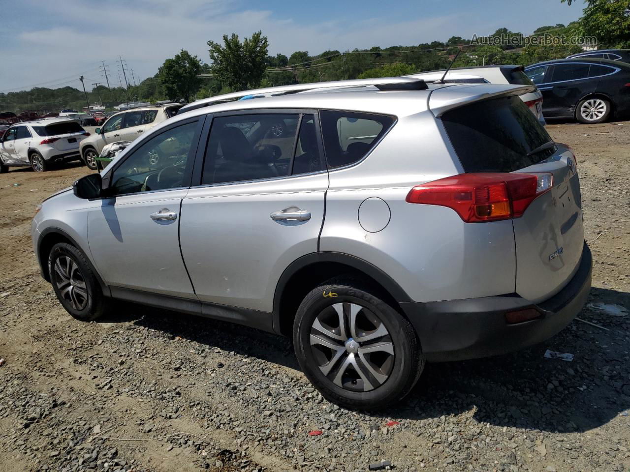 2015 Toyota Rav4 Le Silver vin: JTMBFREV0FJ030702