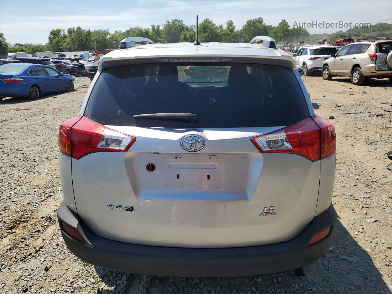 2015 Toyota Rav4 Le Silver vin: JTMBFREV0FJ030702