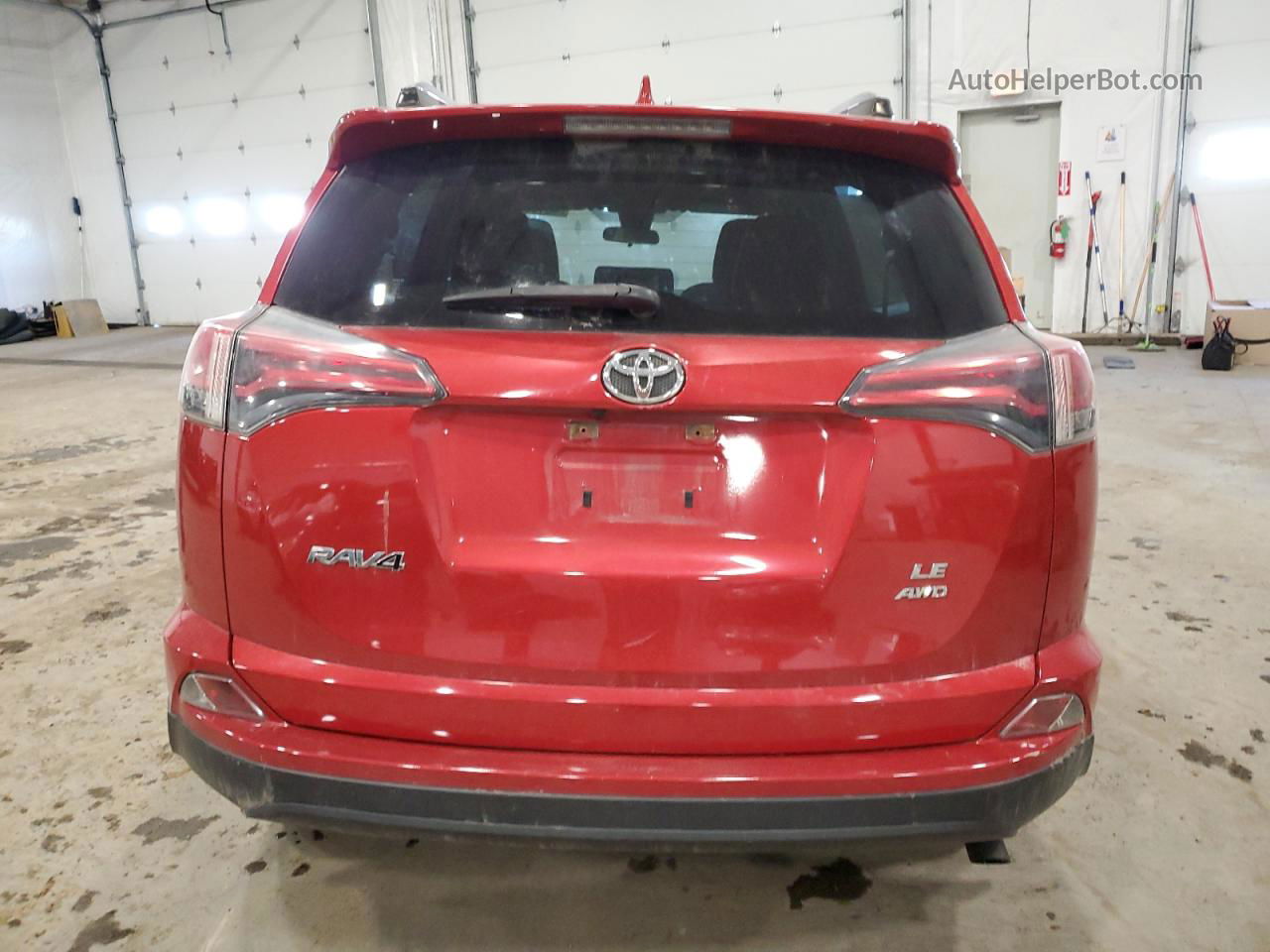 2017 Toyota Rav4 Le Красный vin: JTMBFREV2HJ127872