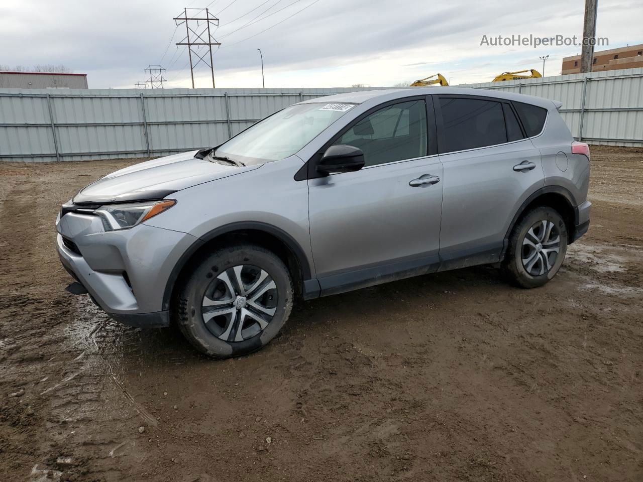 2018 Toyota Rav4 Le Silver vin: JTMBFREV2JJ200308