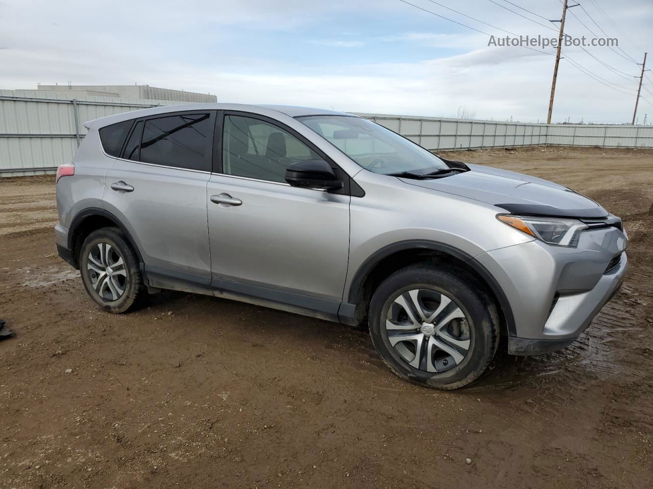 2018 Toyota Rav4 Le Silver vin: JTMBFREV2JJ200308