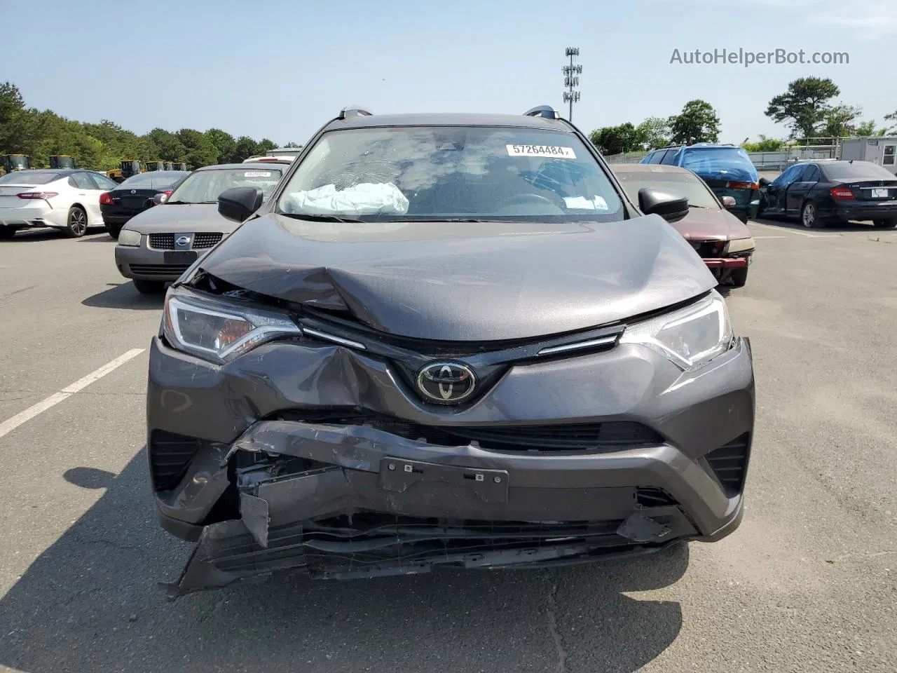 2018 Toyota Rav4 Le Gray vin: JTMBFREV4JJ201752