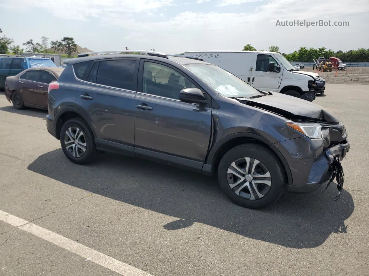 2018 Toyota Rav4 Le Gray vin: JTMBFREV4JJ201752