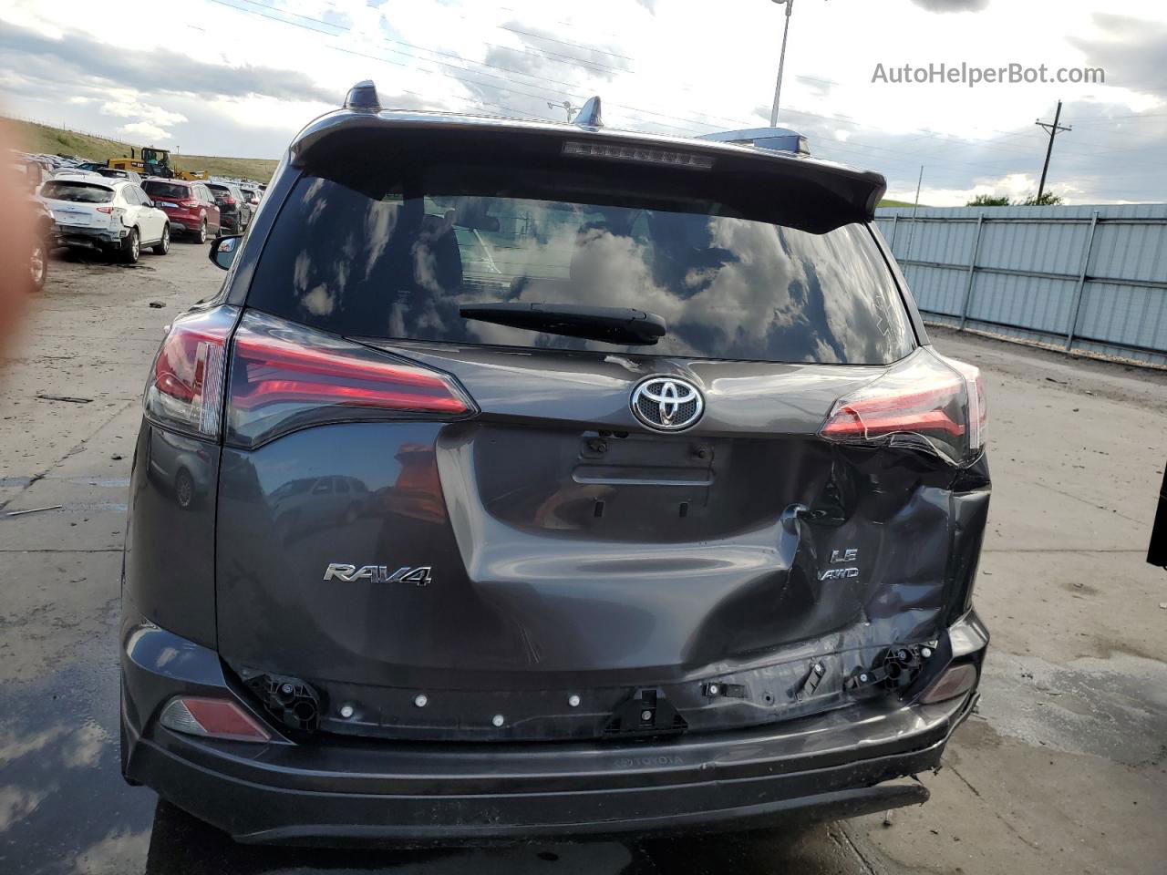 2018 Toyota Rav4 Le Gray vin: JTMBFREV5JJ234677