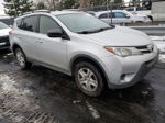 2015 Toyota Rav4 Le Silver vin: JTMBFREV6FJ024953