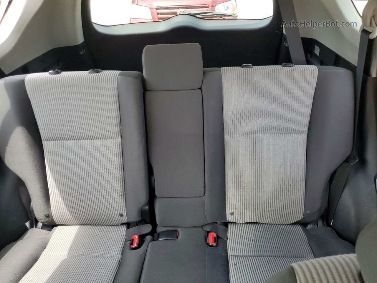 2015 Toyota Rav4 Le Серебряный vin: JTMBFREV6FJ037248