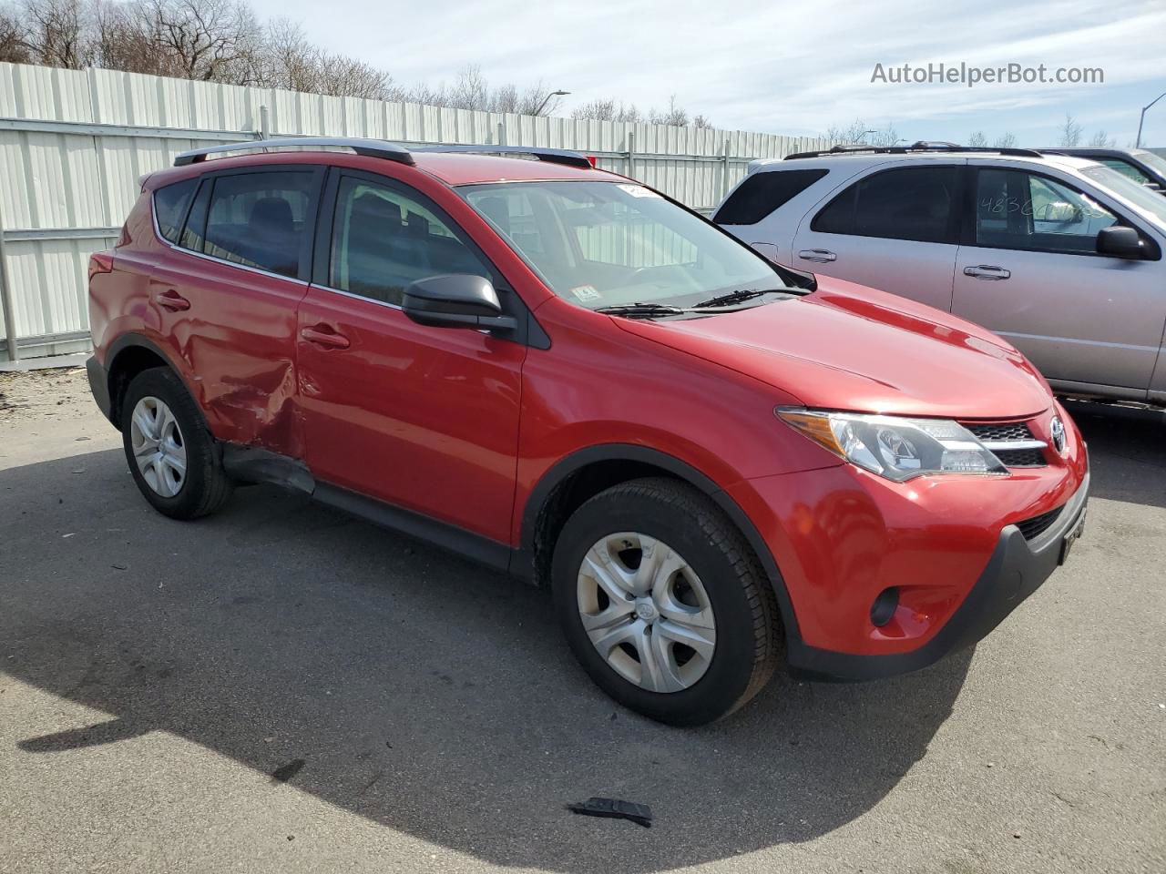 2015 Toyota Rav4 Le Красный vin: JTMBFREV6FJ039677