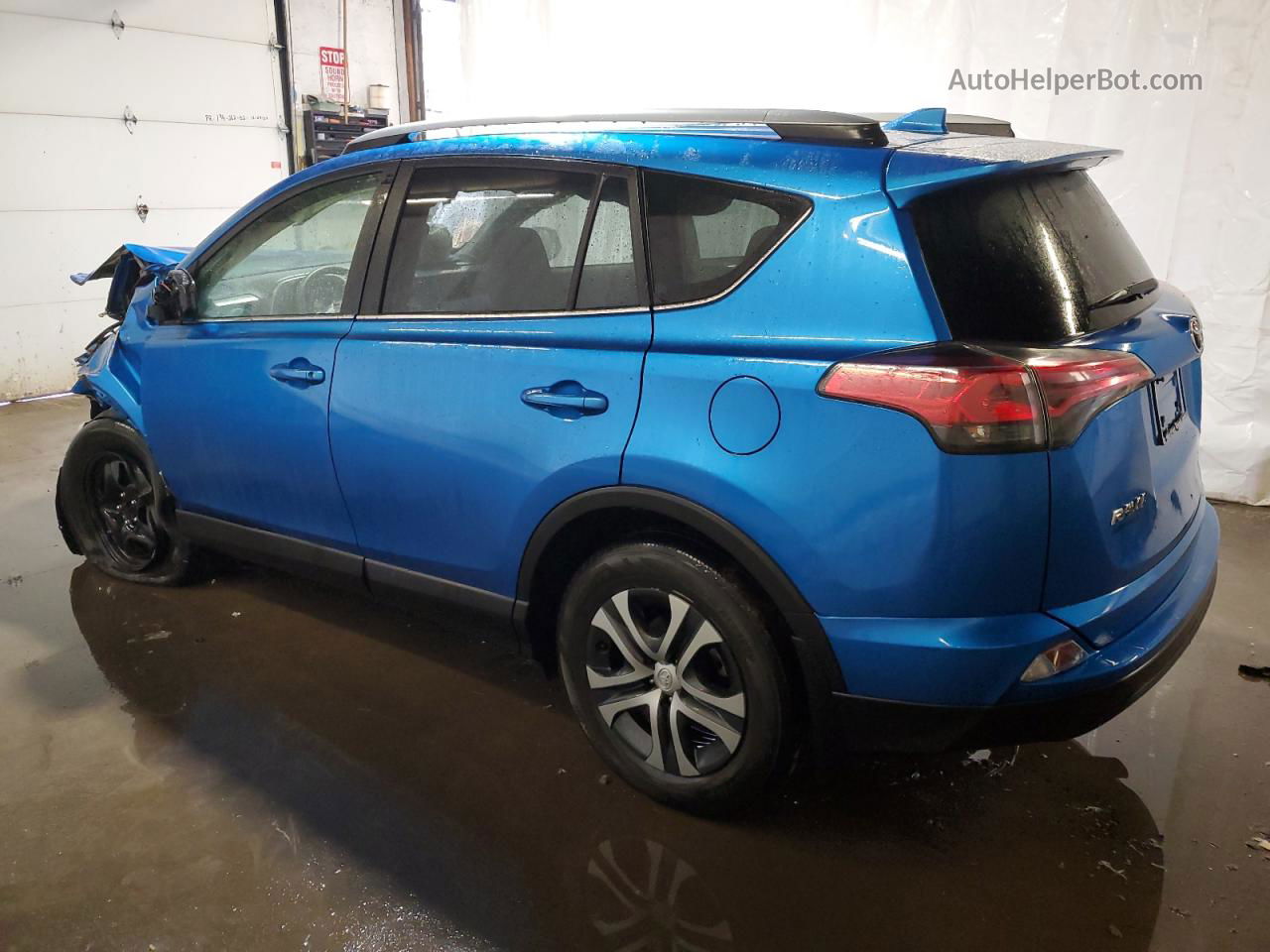 2018 Toyota Rav4 Le Blue vin: JTMBFREV6JJ734556