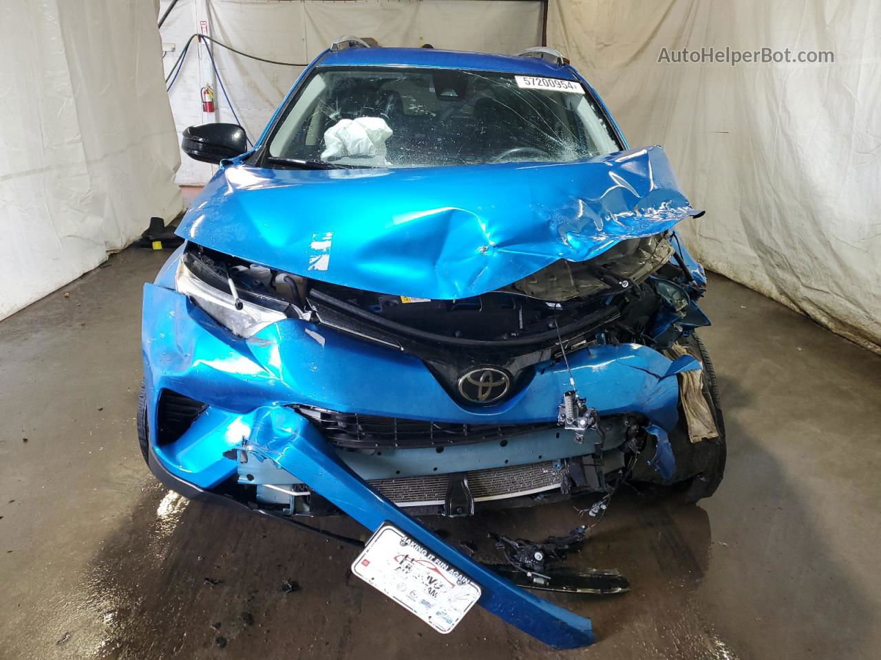 2018 Toyota Rav4 Le Blue vin: JTMBFREV6JJ734556