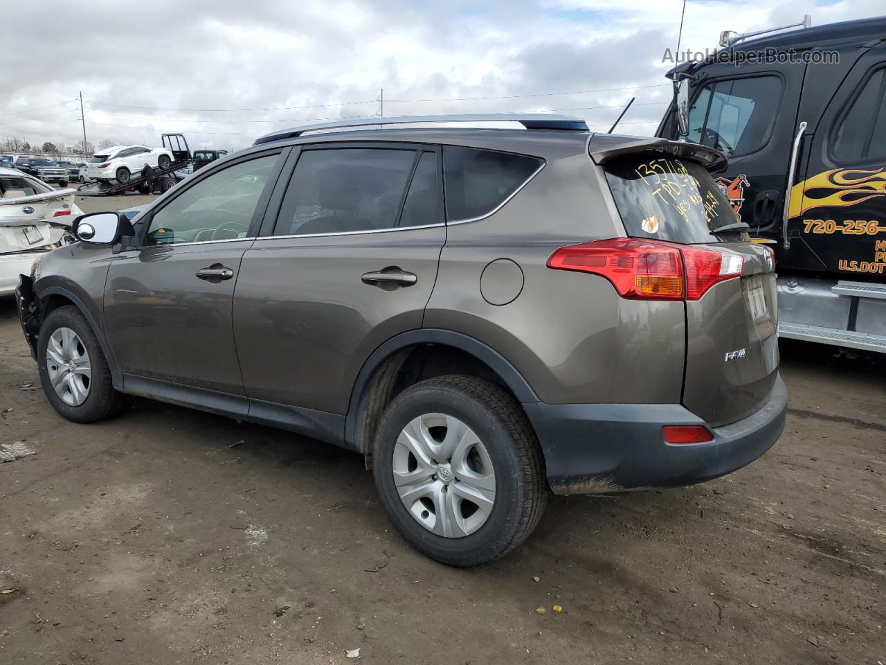 2015 Toyota Rav4 Le Brown vin: JTMBFREV7FD116491