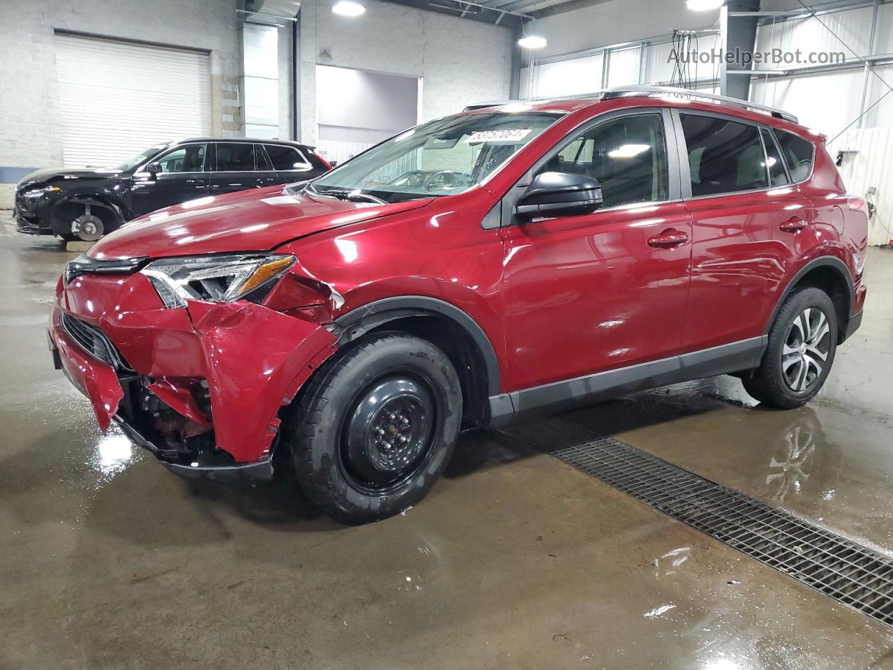 2018 Toyota Rav4 Le Red vin: JTMBFREV7JD237658