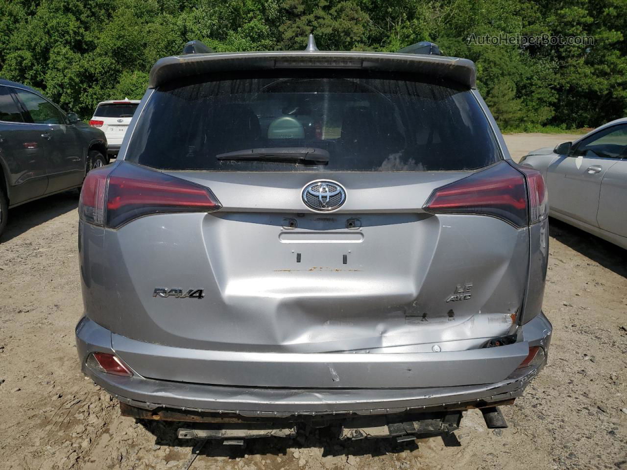 2018 Toyota Rav4 Le Silver vin: JTMBFREV7JD254167