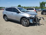 2018 Toyota Rav4 Le Silver vin: JTMBFREV8JJ200037