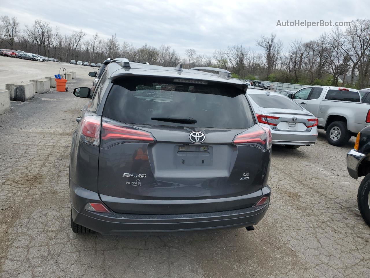 2018 Toyota Rav4 Le Gray vin: JTMBFREV8JJ244734