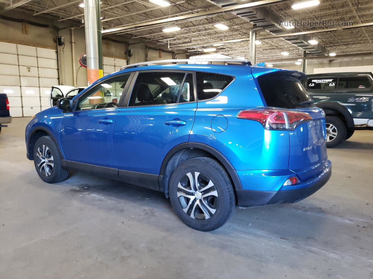 2018 Toyota Rav4 Le Blue vin: JTMBFREV8JJ737183