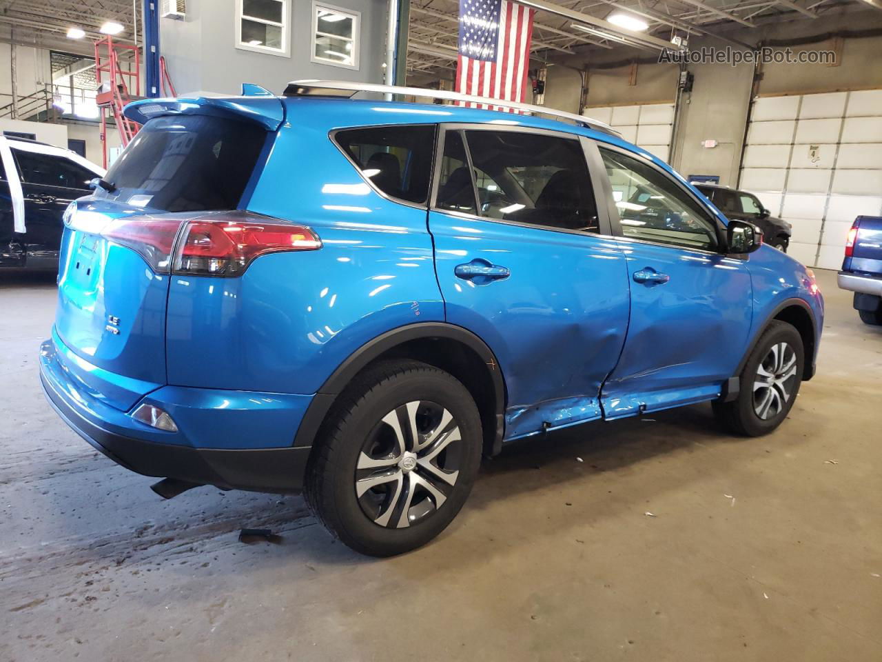 2018 Toyota Rav4 Le Blue vin: JTMBFREV8JJ737183