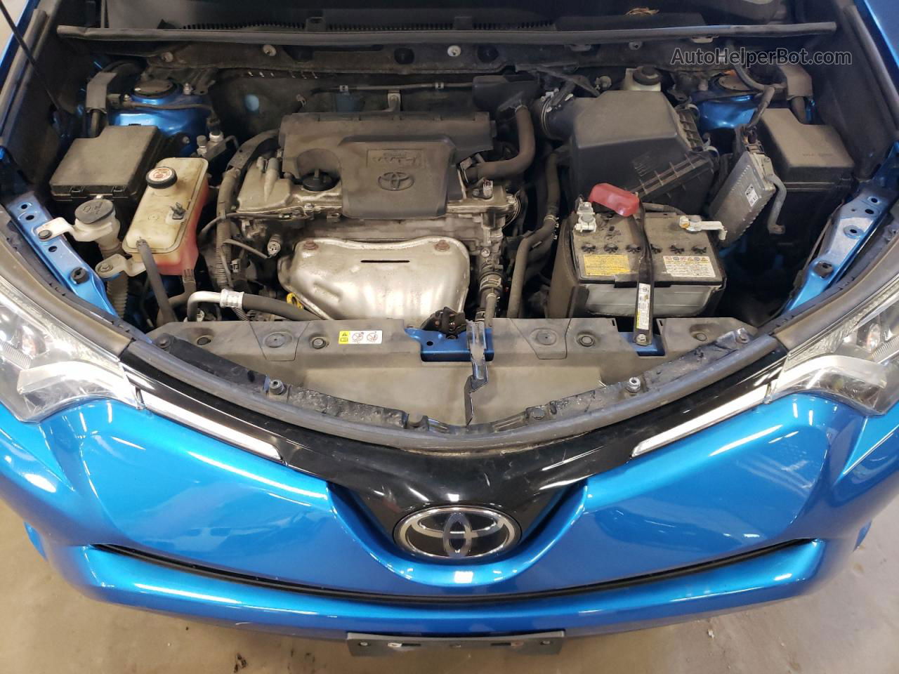 2018 Toyota Rav4 Le Синий vin: JTMBFREV8JJ737183