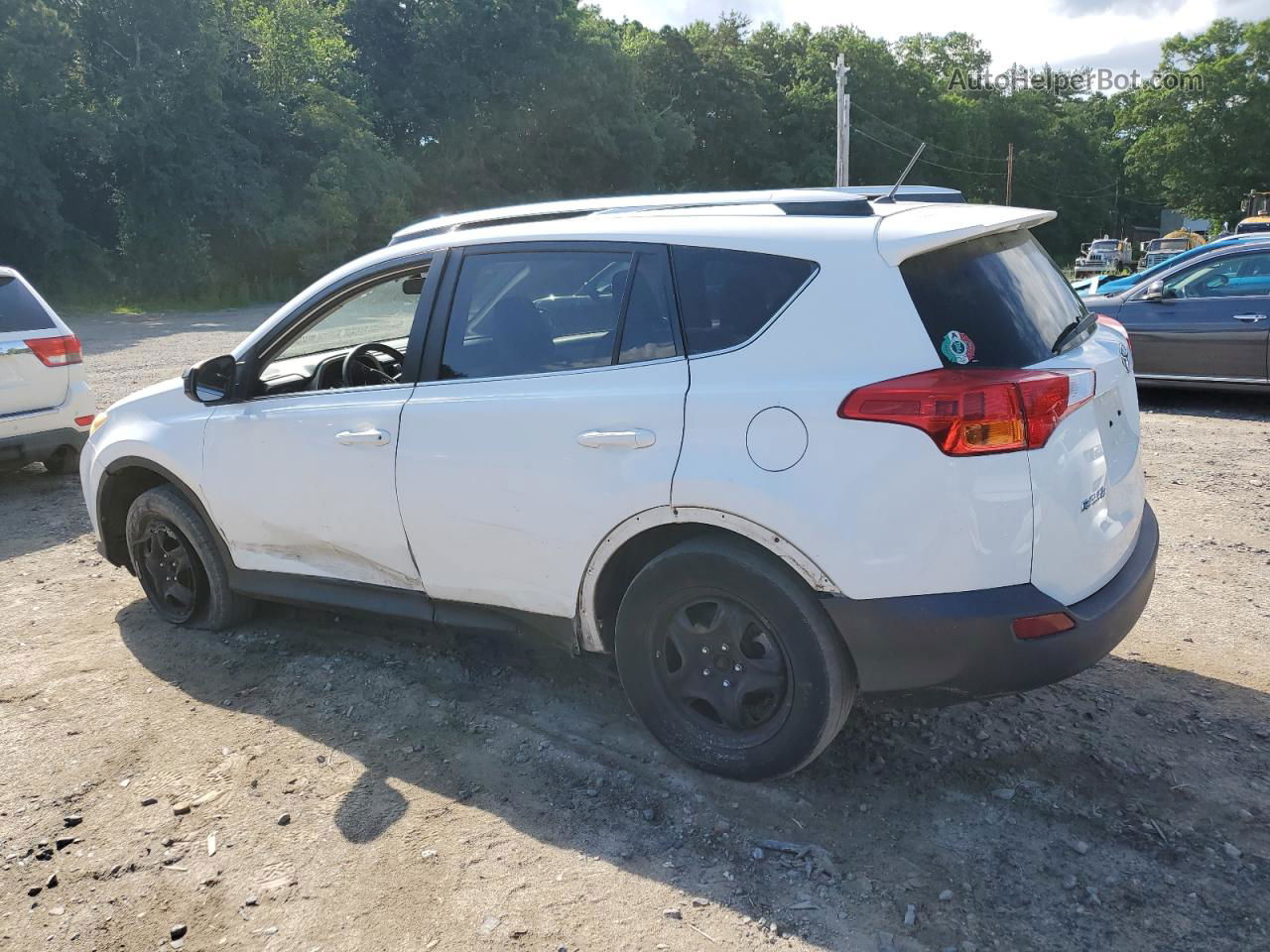 2015 Toyota Rav4 Le White vin: JTMBFREV9FD142221