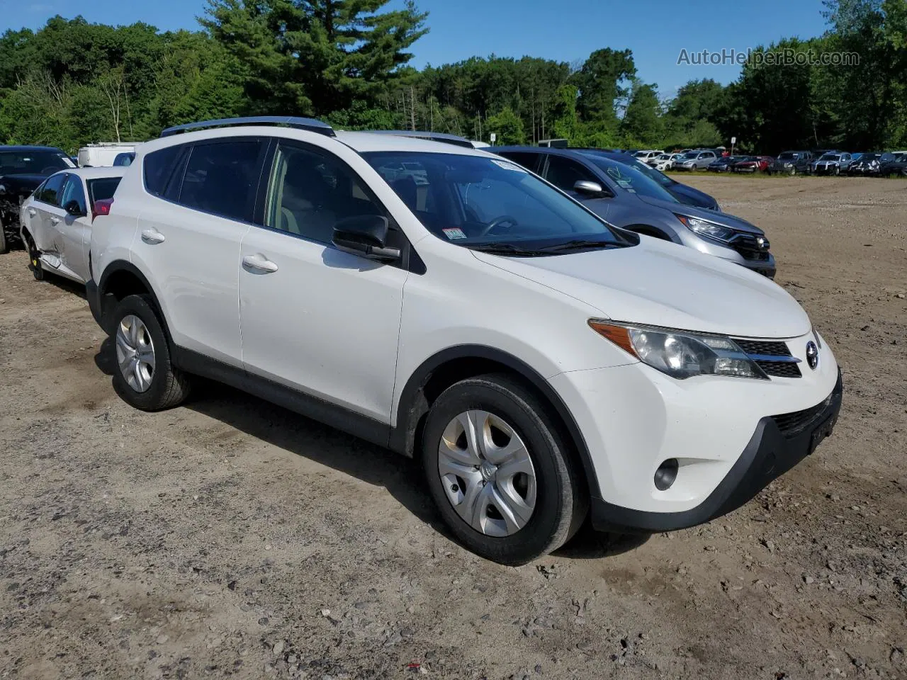 2015 Toyota Rav4 Le White vin: JTMBFREV9FD142221