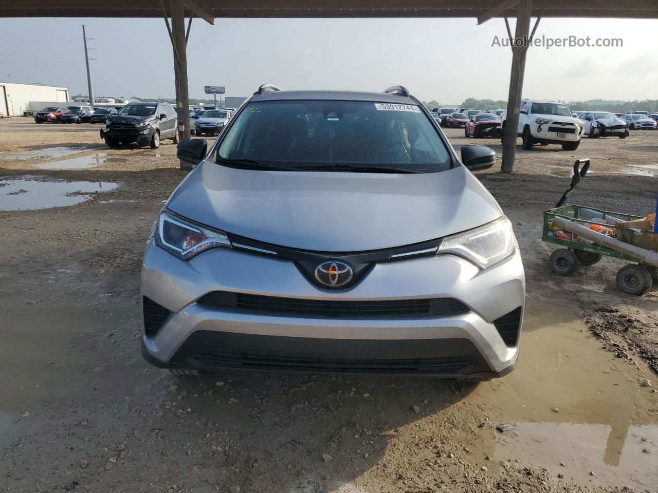 2018 Toyota Rav4 Le Silver vin: JTMBFREVXJJ201173