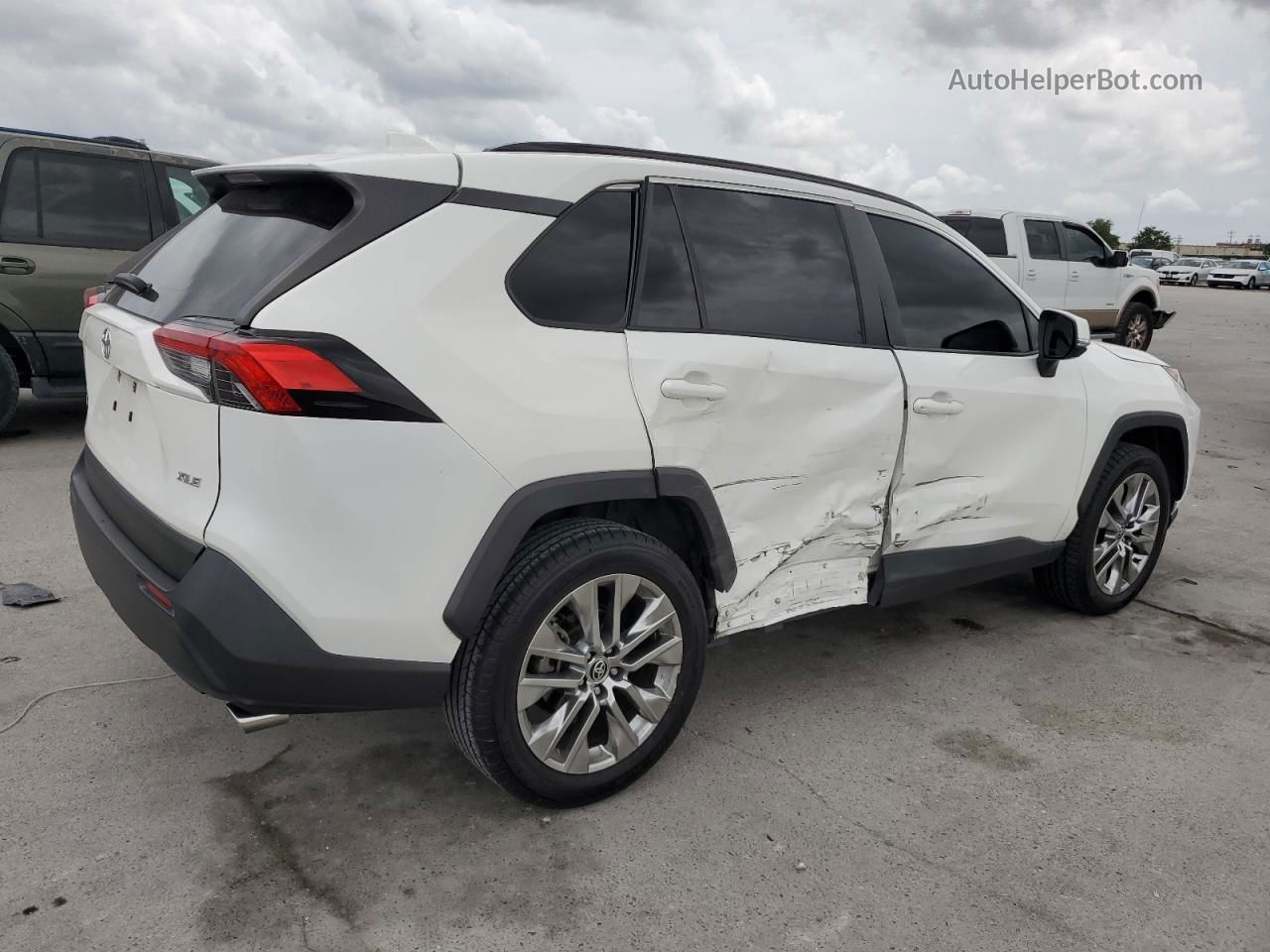 2020 Toyota Rav4 Xle Premium White vin: JTMC1RFV0LD051500