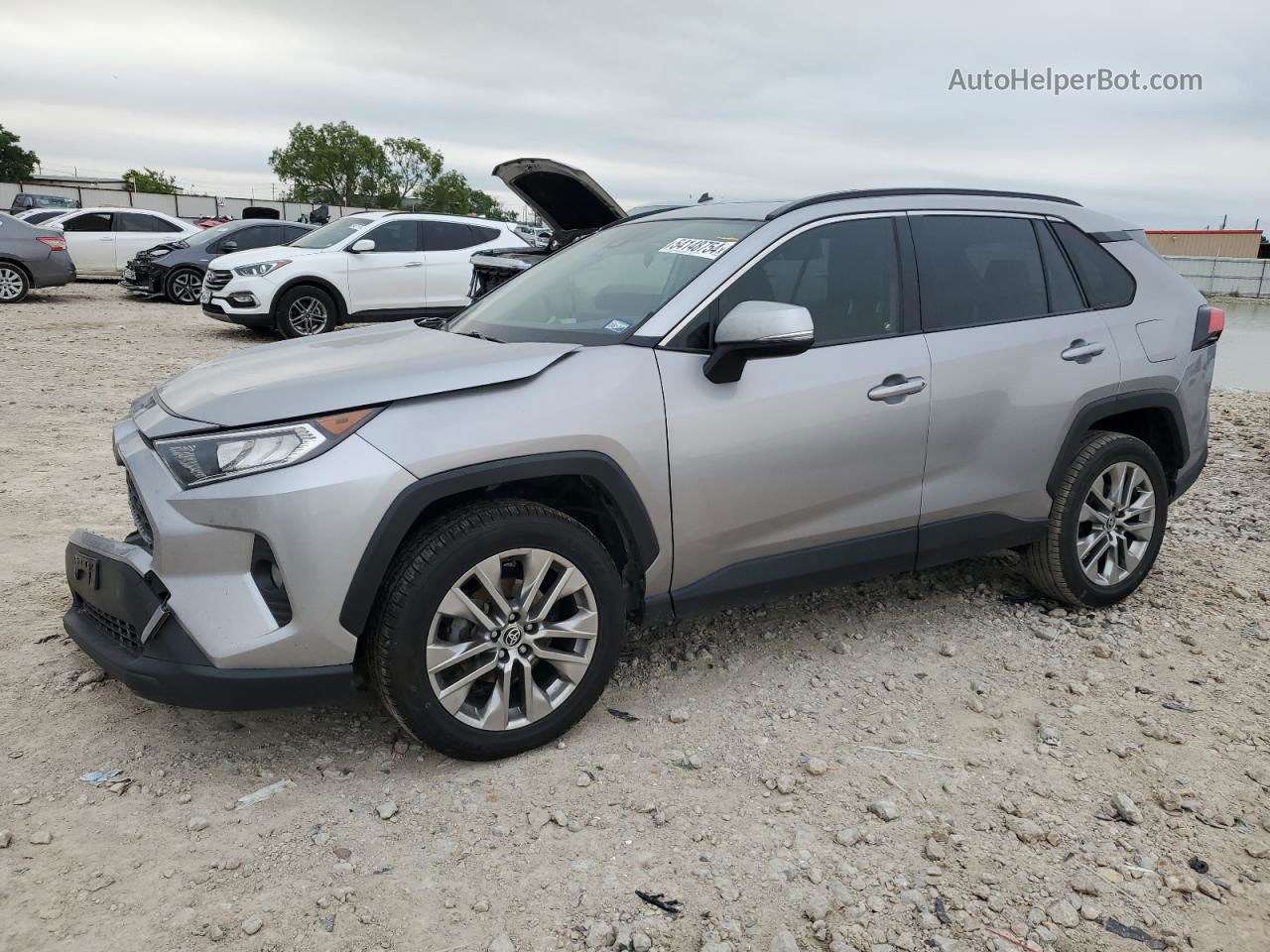 2020 Toyota Rav4 Xle Premium Серебряный vin: JTMC1RFV6LJ020771