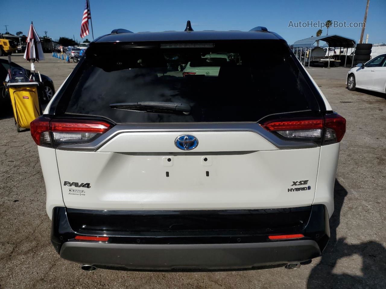 2019 Toyota Rav4 Xse White vin: JTMEWRFV3KJ014838