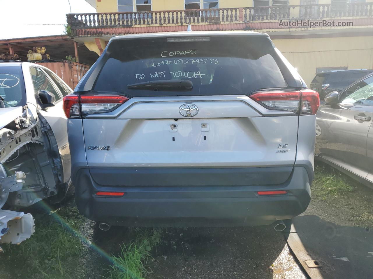 2019 Toyota Rav4 Le Silver vin: JTMF1RFV3KD034704