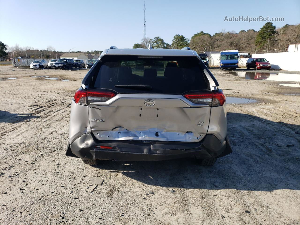 2020 Toyota Rav4 Le Silver vin: JTMF1RFV6LD057069