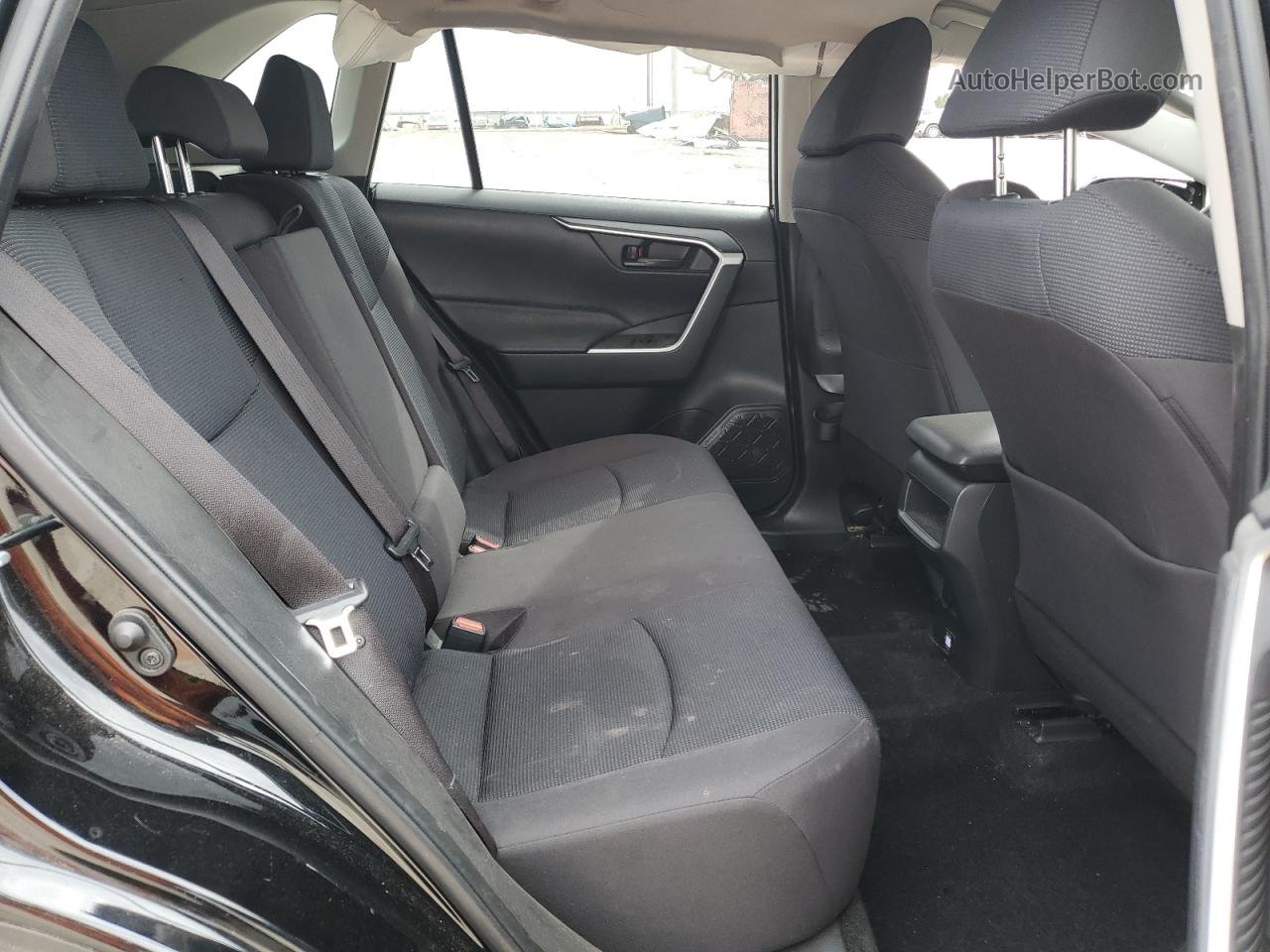2019 Toyota Rav4 Le Black vin: JTMH1RFV2KD516931