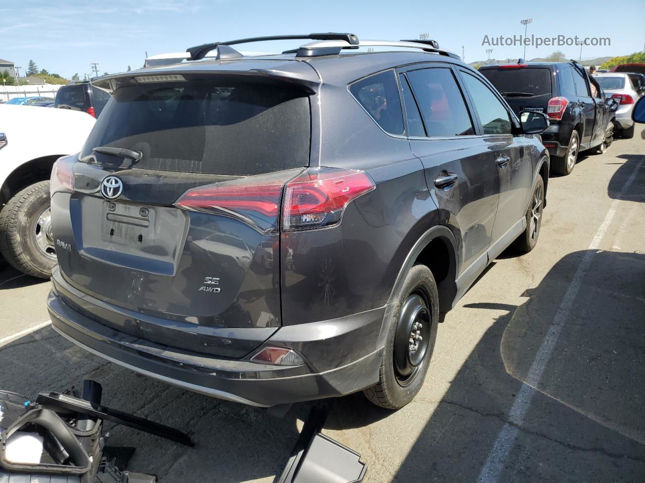 2018 Toyota Rav4 Se Gray vin: JTMJFREV3JJ719525