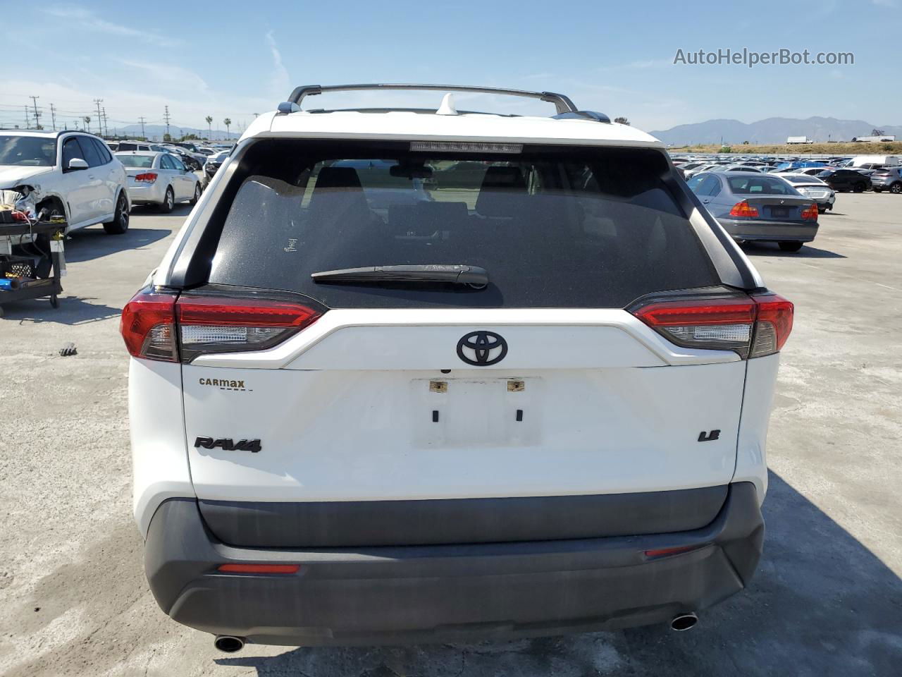 2019 Toyota Rav4 Le White vin: JTMK1RFV9KJ012822