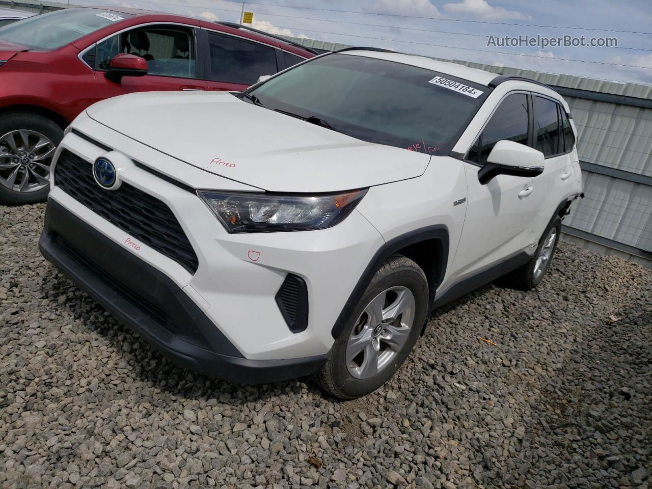 2019 Toyota Rav4 Le White vin: JTMMWRFV2KD503676