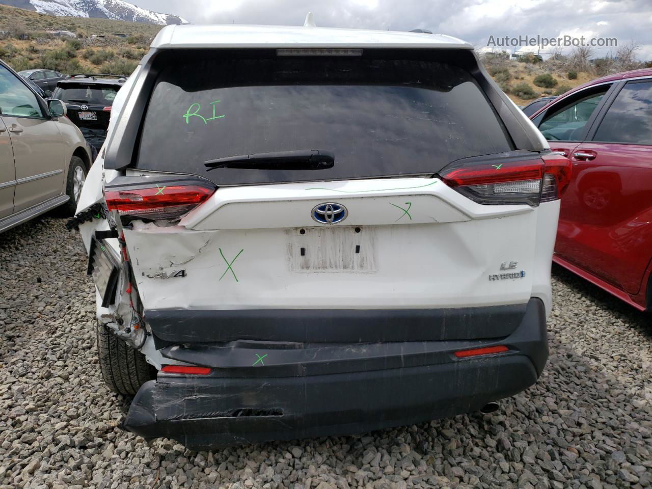 2019 Toyota Rav4 Le White vin: JTMMWRFV2KD503676