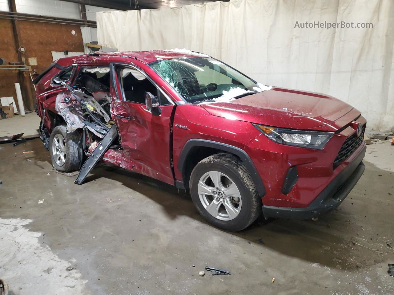 2019 Toyota Rav4 Le Burgundy vin: JTMMWRFV2KJ007178