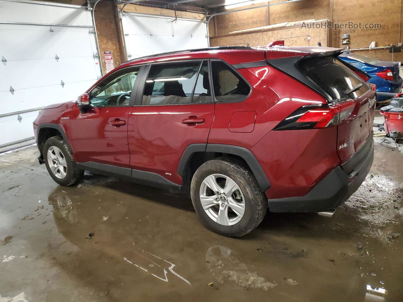 2019 Toyota Rav4 Le Бордовый vin: JTMMWRFV2KJ007178