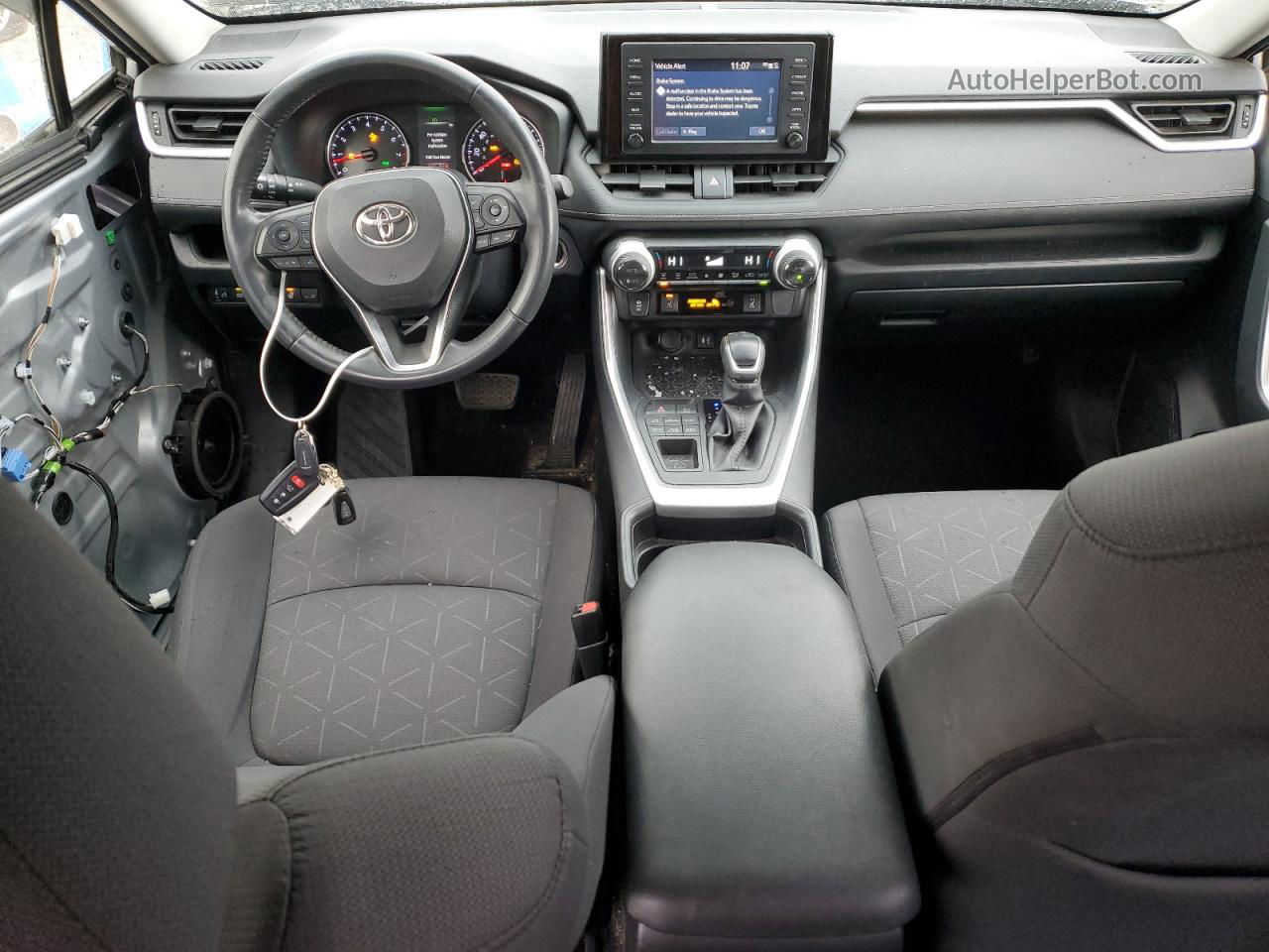 2019 Toyota Rav4 Xle Серебряный vin: JTMP1RFV3KD021651