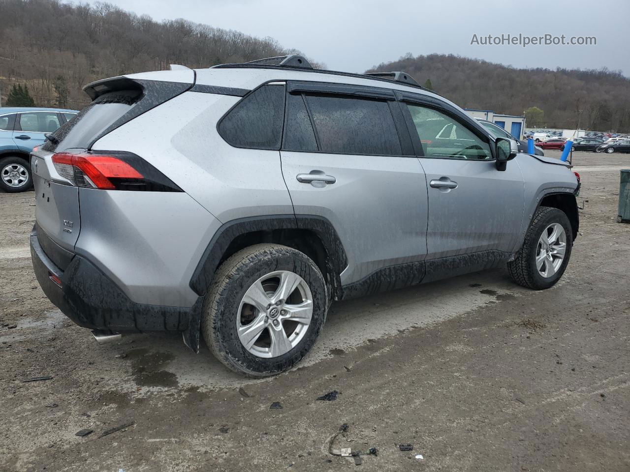 2019 Toyota Rav4 Xle Серебряный vin: JTMP1RFV3KD021651