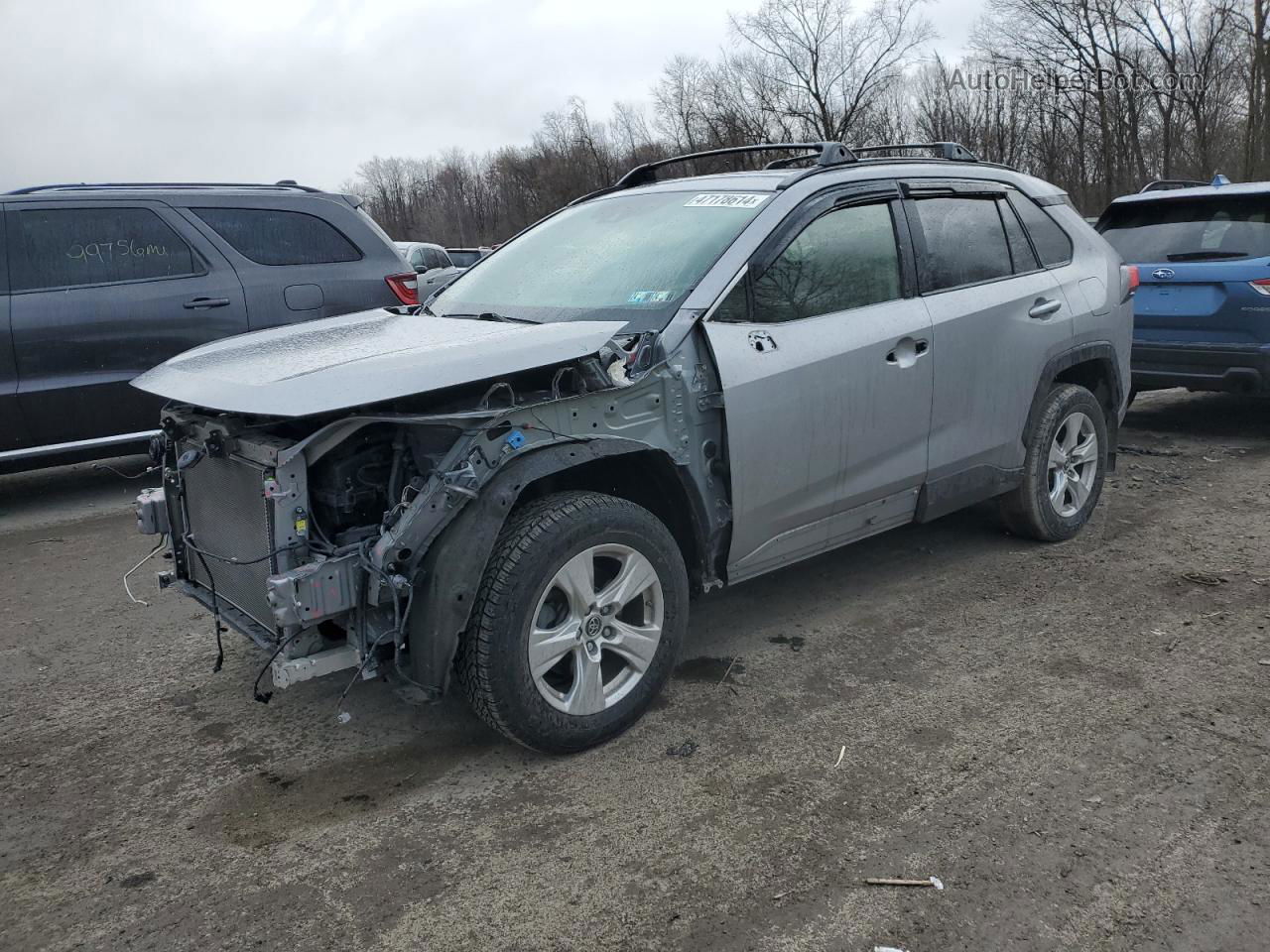 2019 Toyota Rav4 Xle Серебряный vin: JTMP1RFV3KD021651