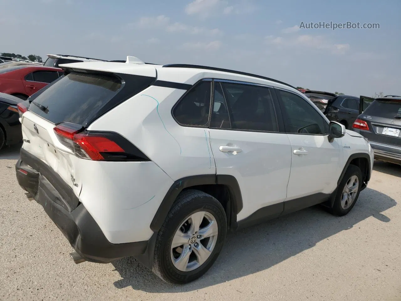 2020 Toyota Rav4 Xle White vin: JTMR6RFV3LD003033