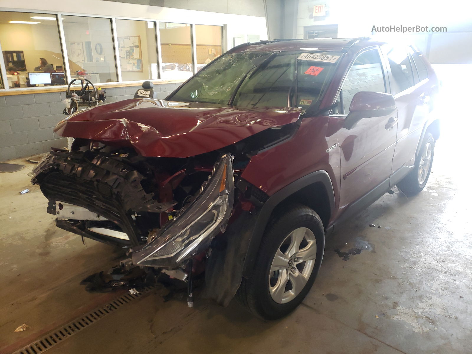 2021 Toyota Rav4 Xle Бордовый vin: JTMR6RFV4MD009909