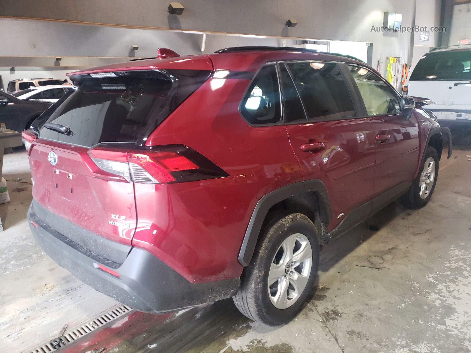 2021 Toyota Rav4 Xle Бордовый vin: JTMR6RFV4MD009909