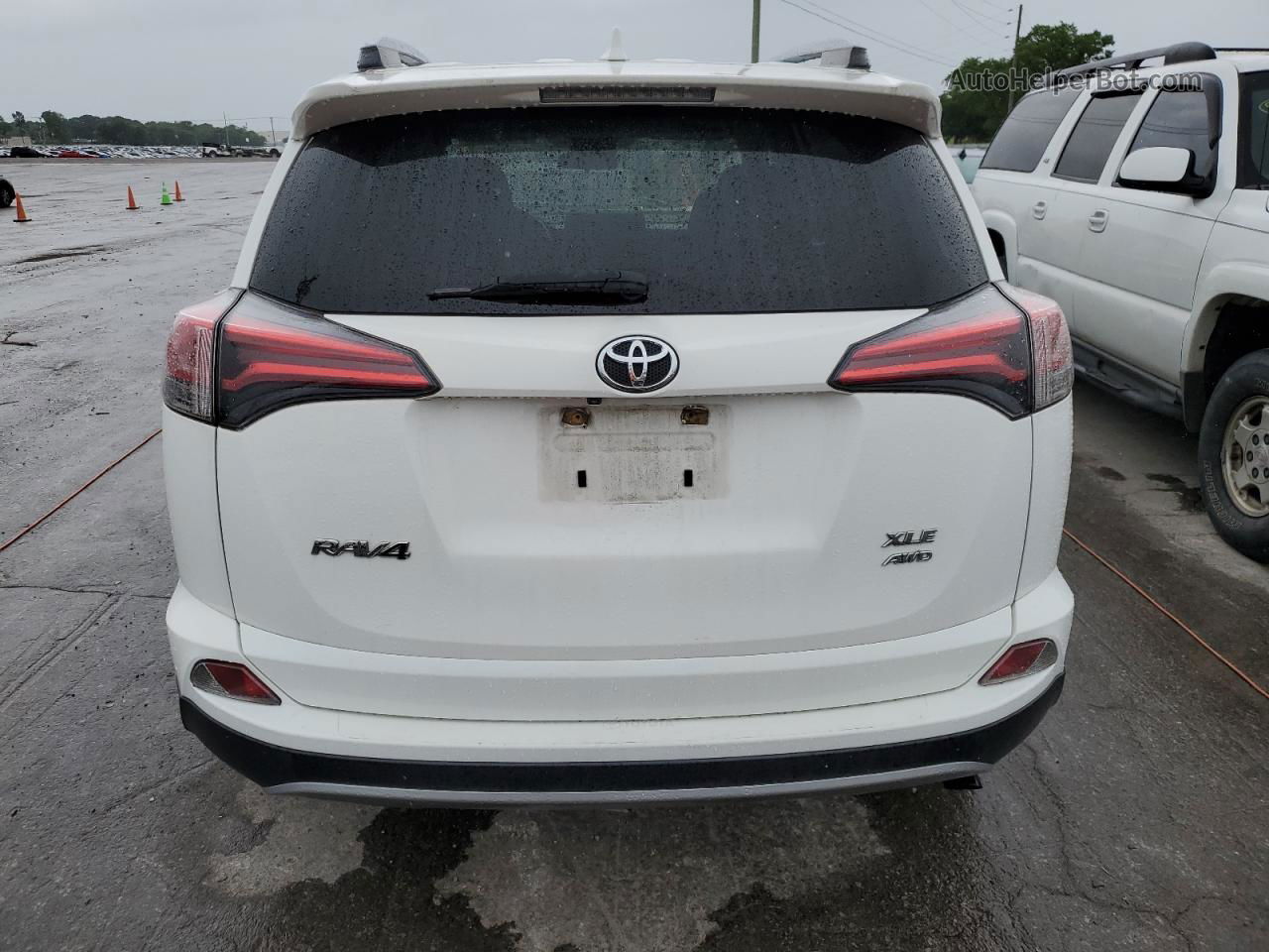 2018 Toyota Rav4 Adventure White vin: JTMRFREV1JJ193687