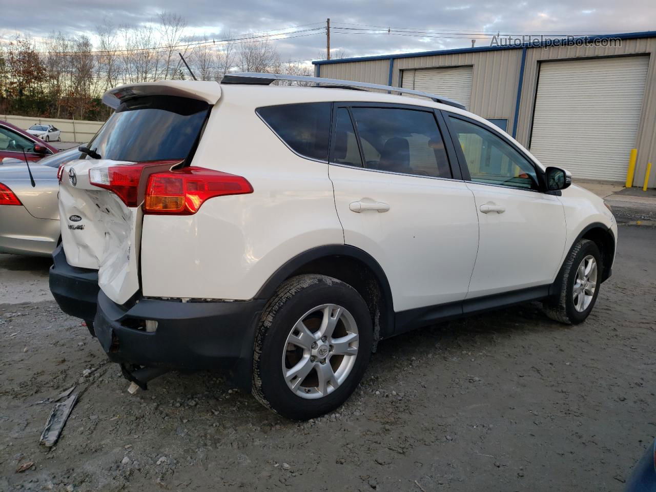 2015 Toyota Rav4 Xle White vin: JTMRFREV2FJ037830